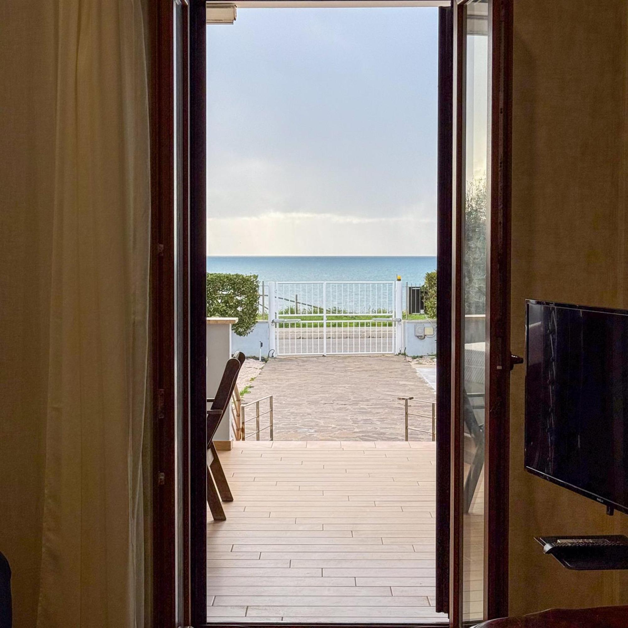Edo House Anzio - Beachfront - Fronte Mare - Affittacamere Εξωτερικό φωτογραφία